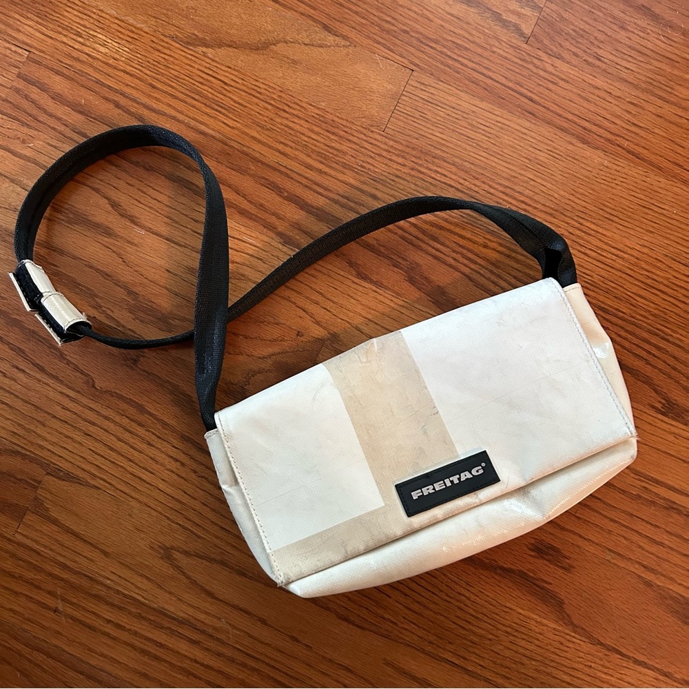 Vintage Freitag messenger bag {shoulder purse} white & tan
